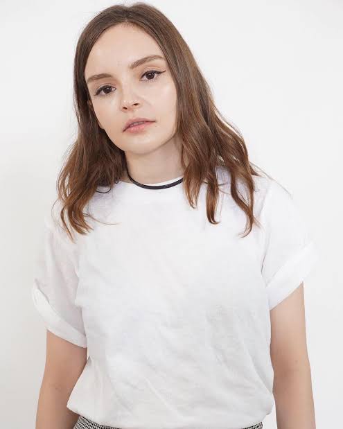 Lauren Mayberry Has Such A Cute Face To Cum To NSFW