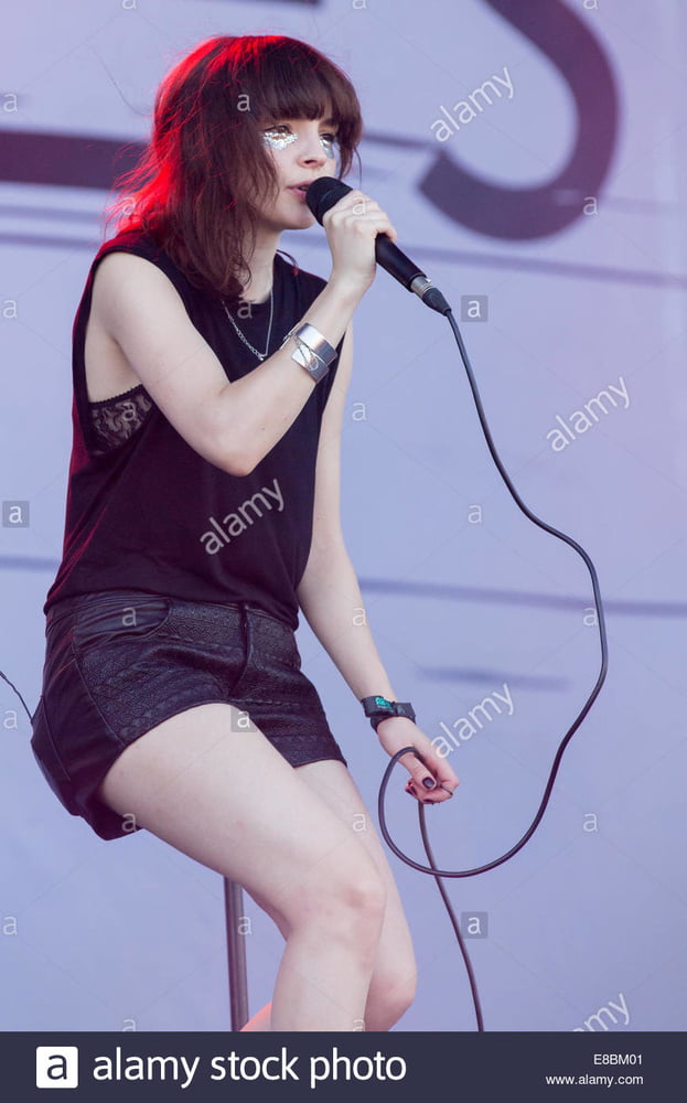 Lauren Mayberry Is Hot