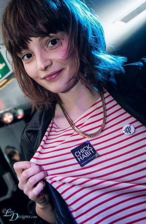 Lauren Mayberry Is Hot