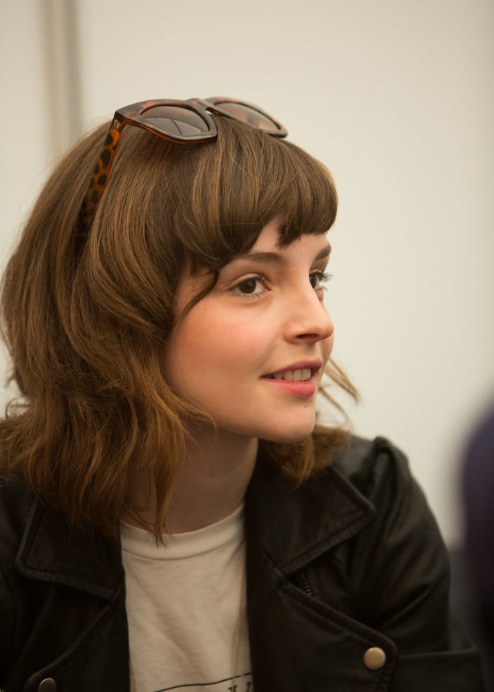 Lauren Mayberry Is Hot