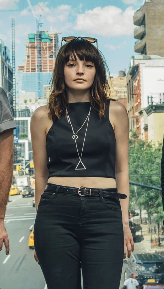 Lauren Mayberry Is Hot