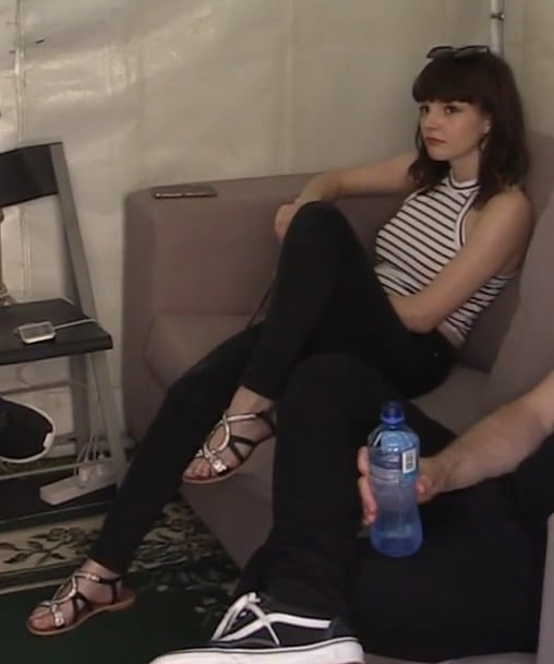 Lauren Mayberry Is Hot