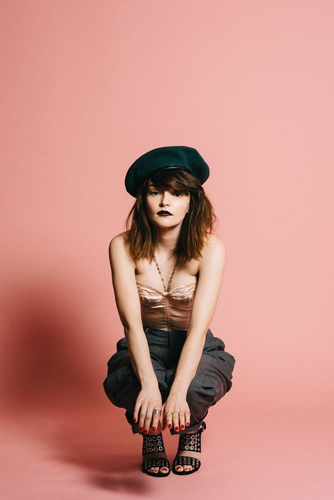 Lauren Mayberry Is Hot