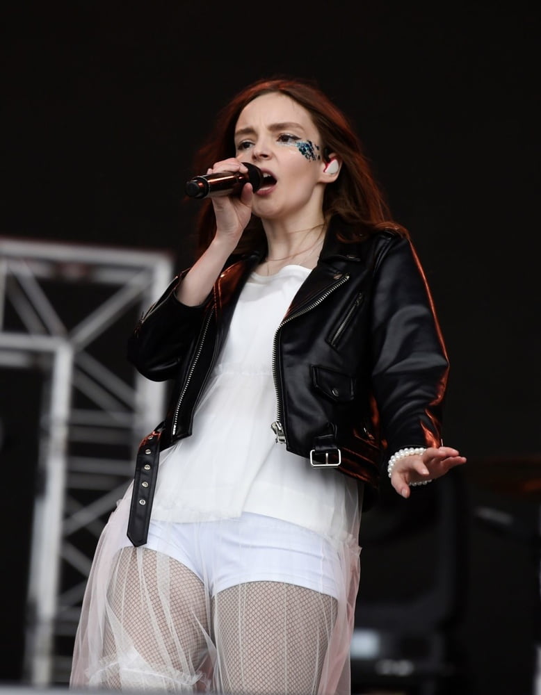 Lauren Mayberry Is Hot