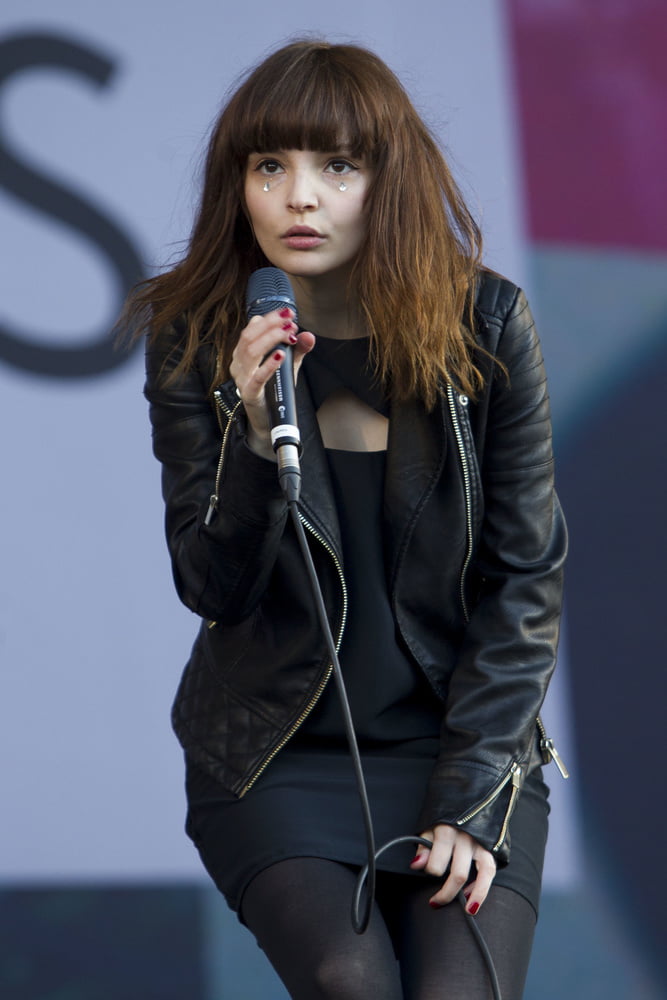 Lauren Mayberry Is Hot