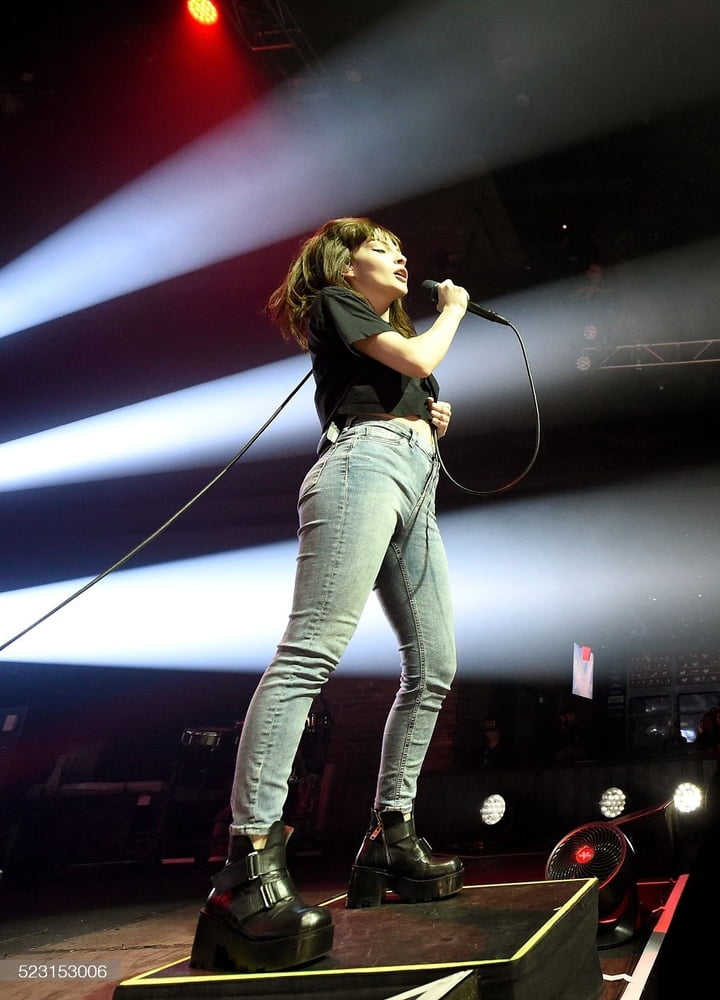 Lauren Mayberry Is Hot