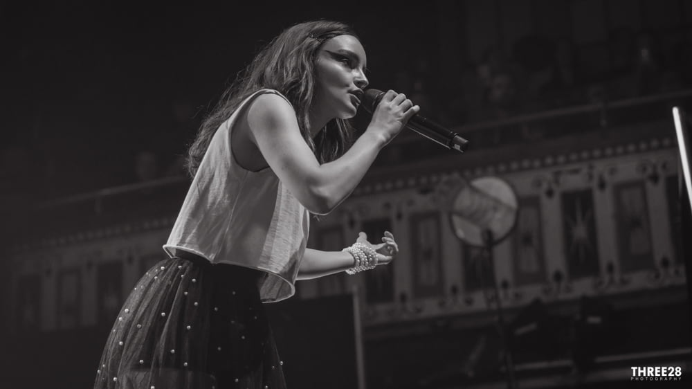 Lauren Mayberry Is Hot