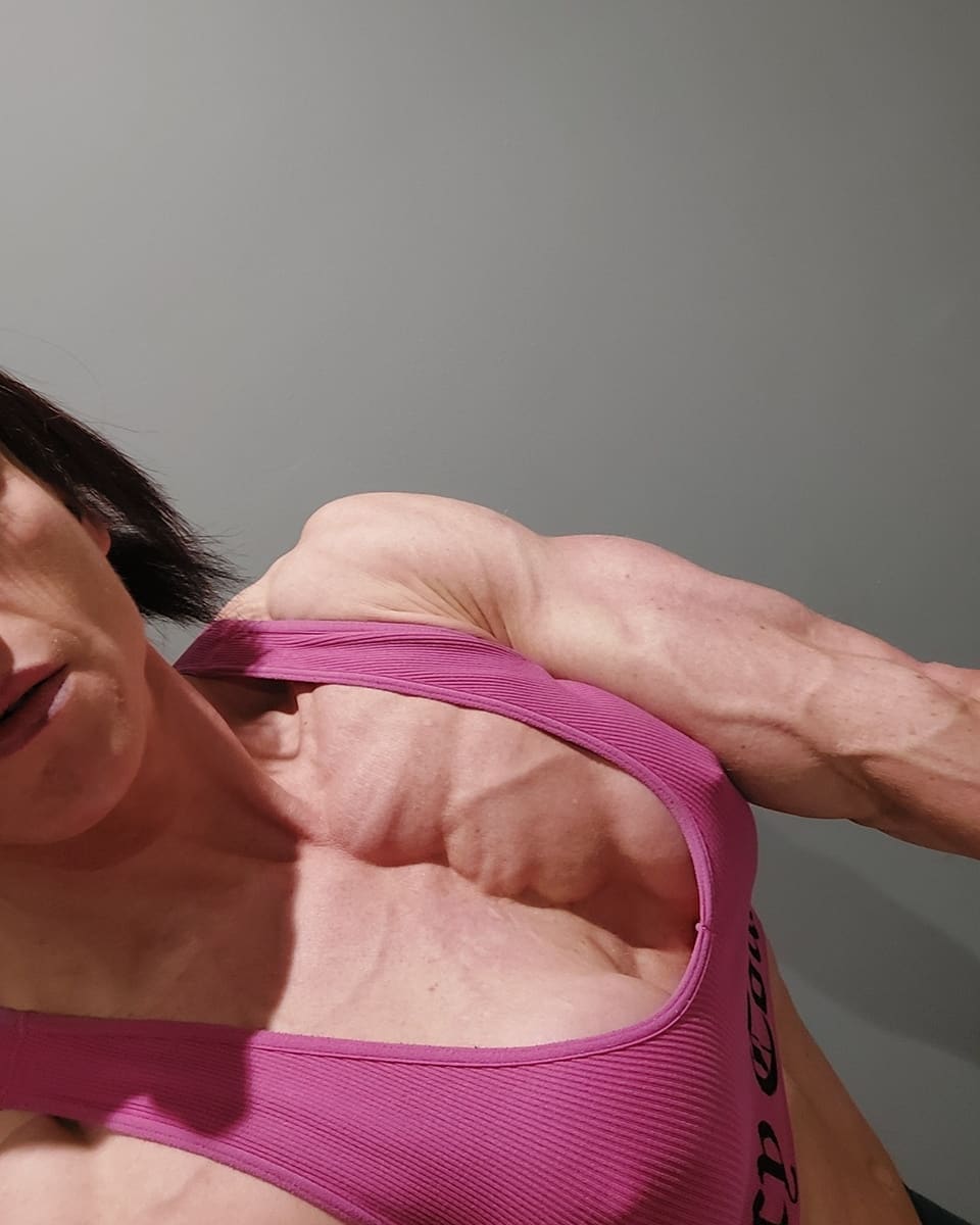 Lesley Ann Armstrong Muscles