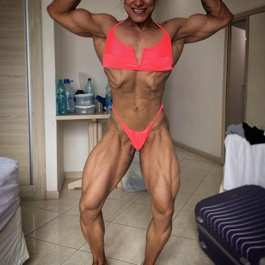 Leyvina Barros Muscles