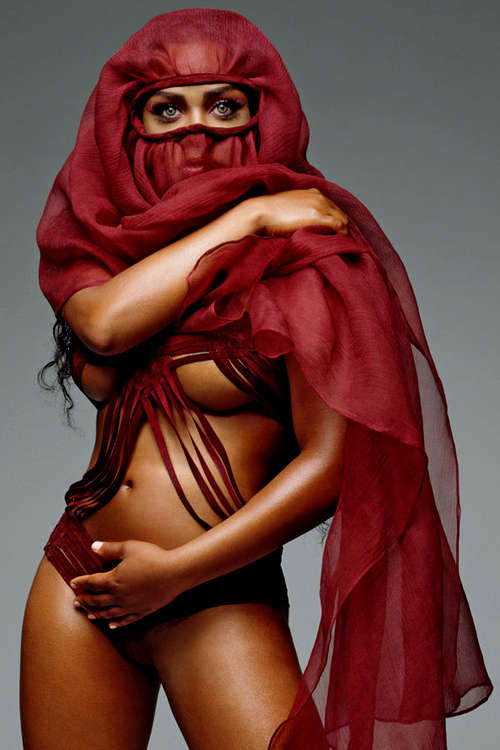 Lil Kim Rocks A Burqa Circa 2003 NSFW