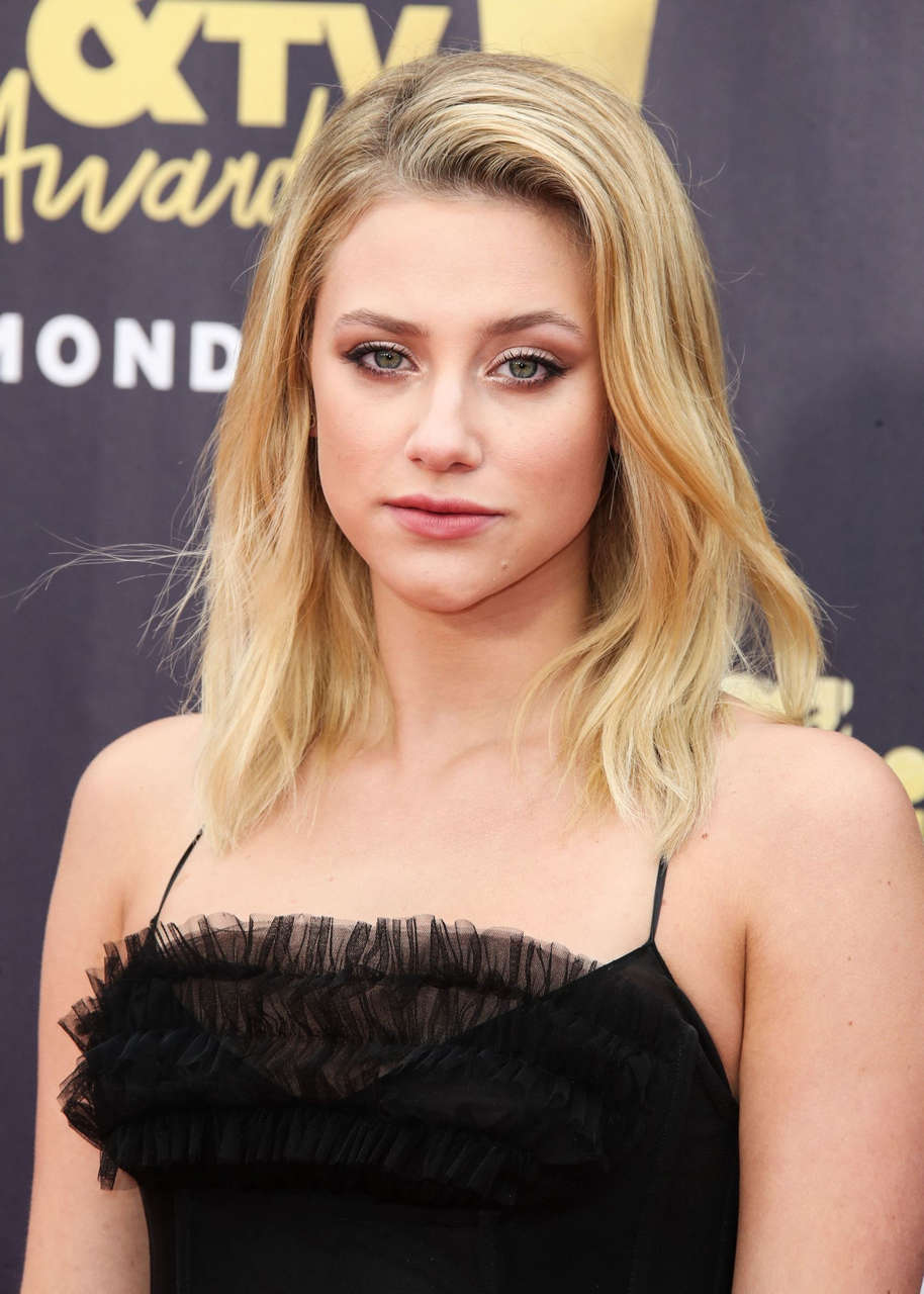 Lili Reinhart NSFW