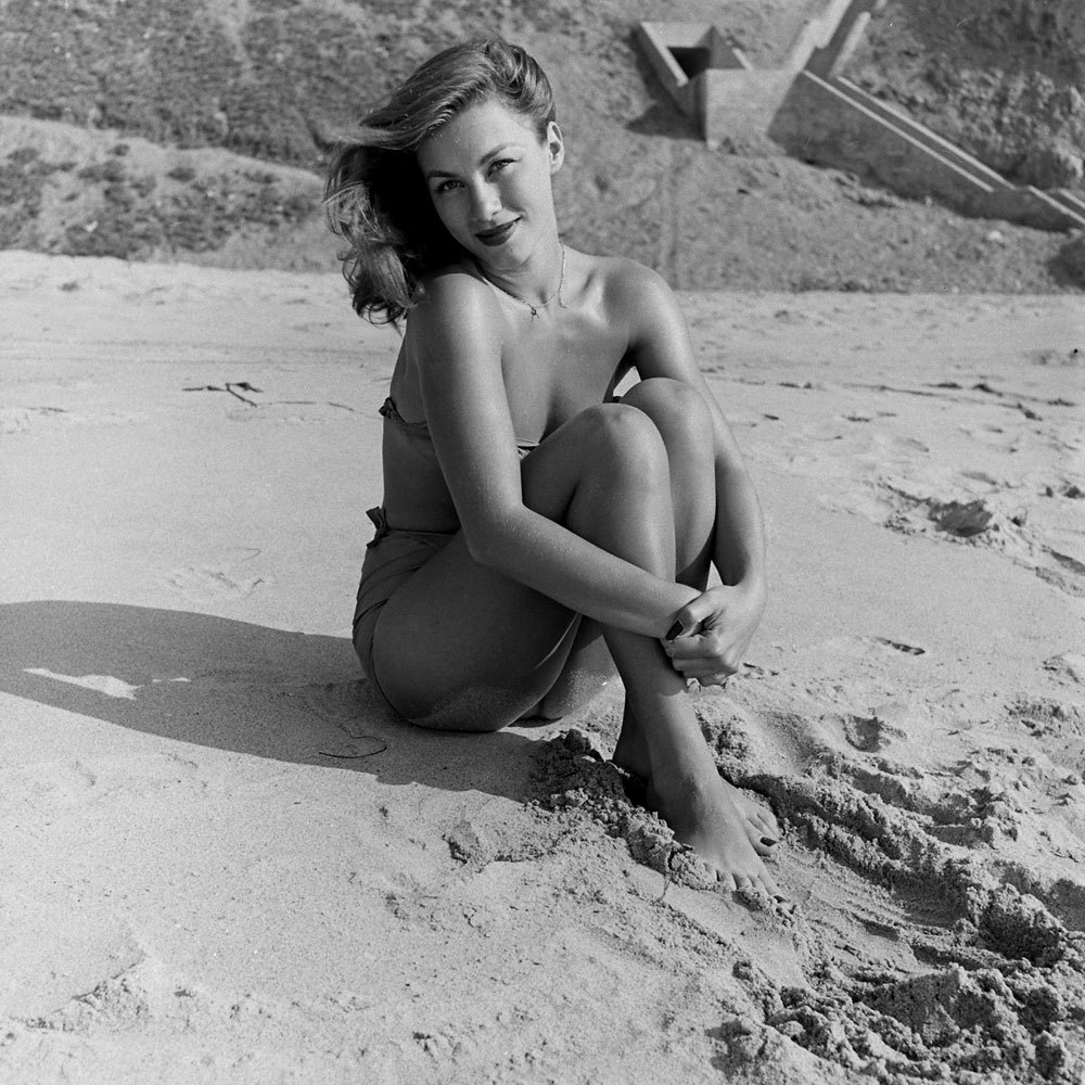 Linda Christian The First Bond Girl Photographed By Bob Landry For Life Magazine 1945 NSF