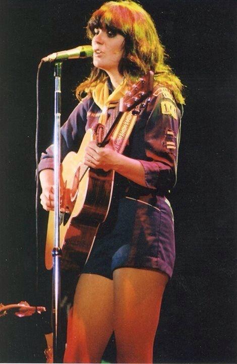 Linda Ronstadt Performing Live In A Cub Scout Outfit 1977 NSF