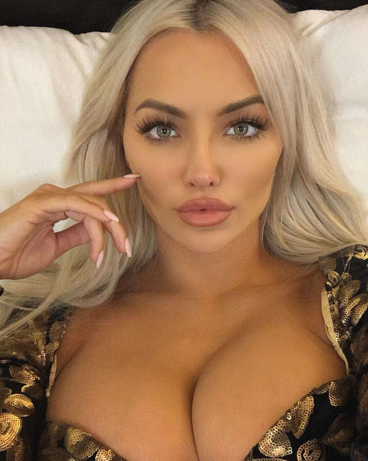 Lindsey Pelas NSFW