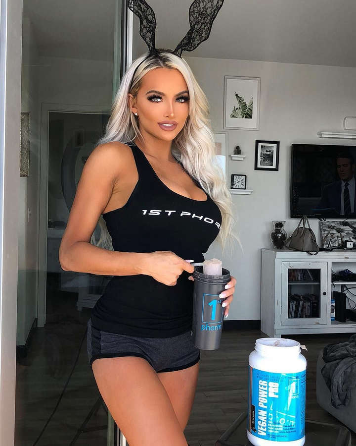 Lindsey Pelas NSFW