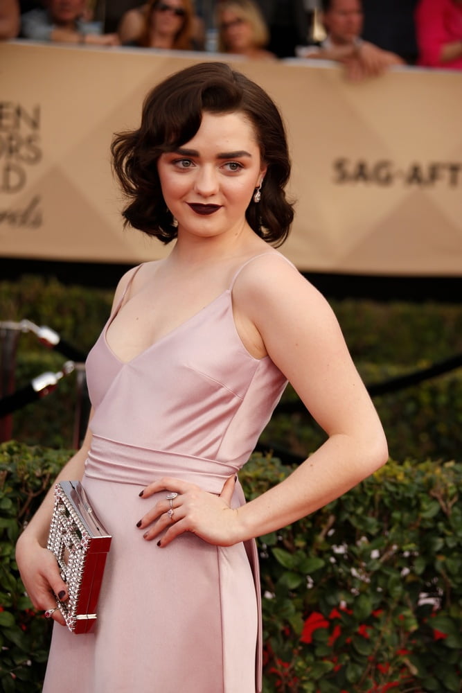 Maisie Williams Takeout Box