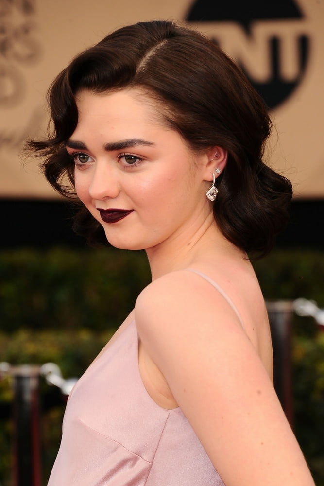 Maisie Williams Takeout Box