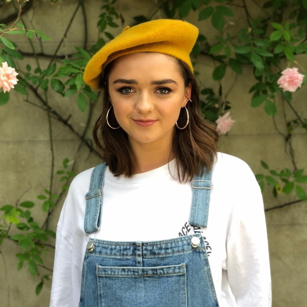 Maisie Williams Takeout Box