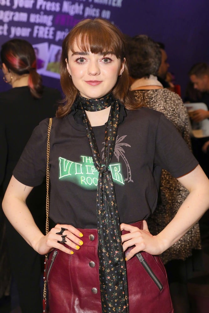 Maisie Williams Takeout Box