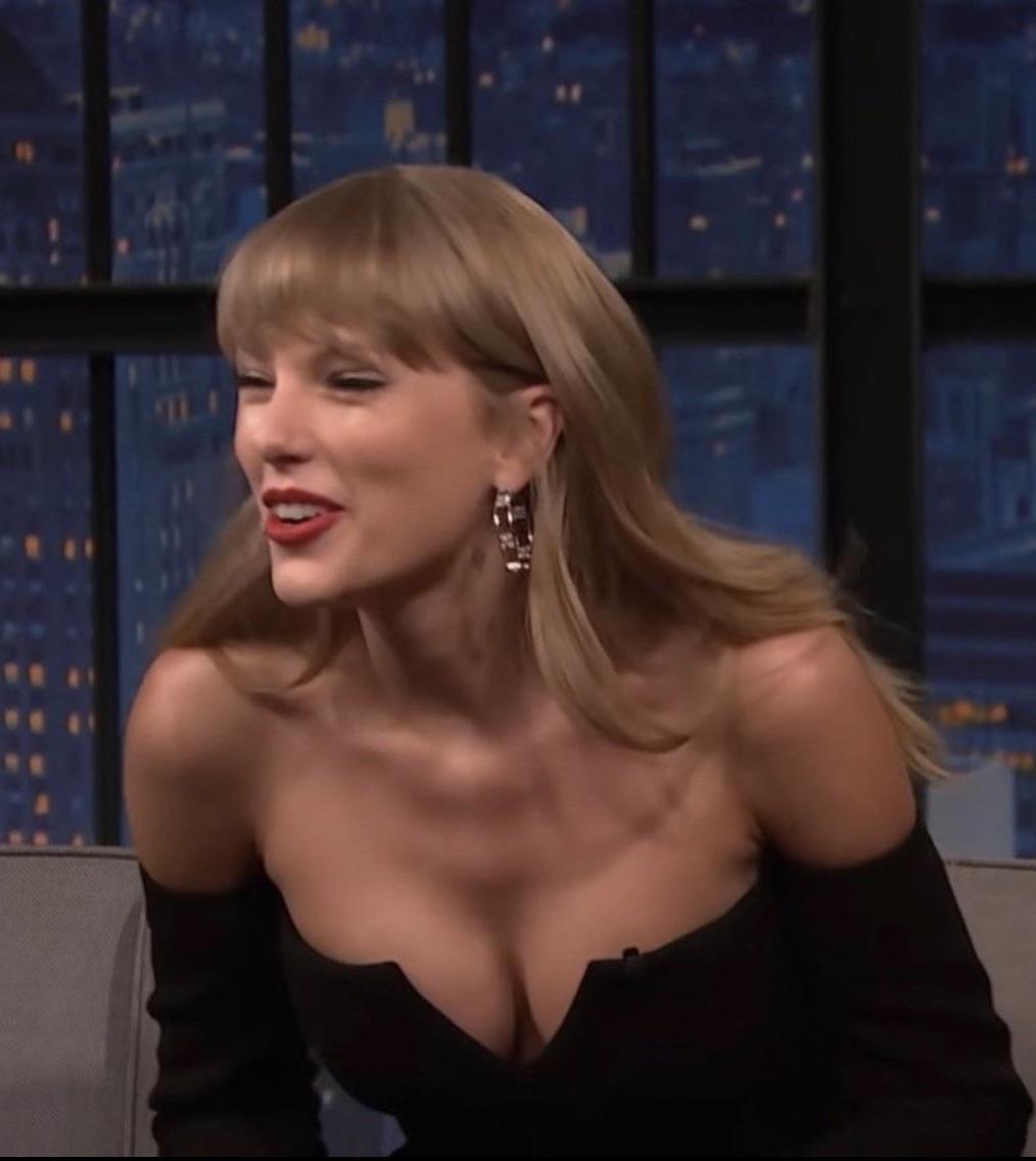 Mamma Mia Taylor Swifts Breasts Really Caught My Attention NSFW