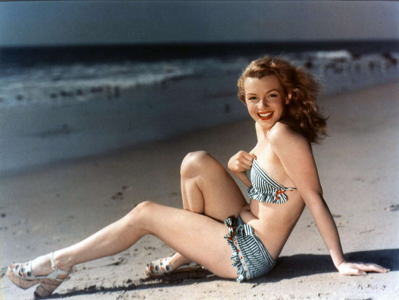Marilyn Monroe On Her First Photo Shoot As A Model 1946 NSF