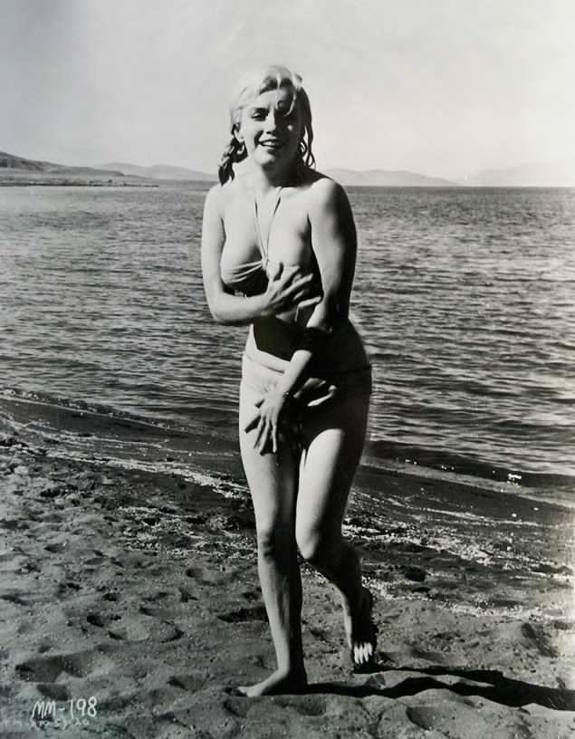 Marilyn Monroe With Bikini Malfunction In Mid To Late 50s NSFW