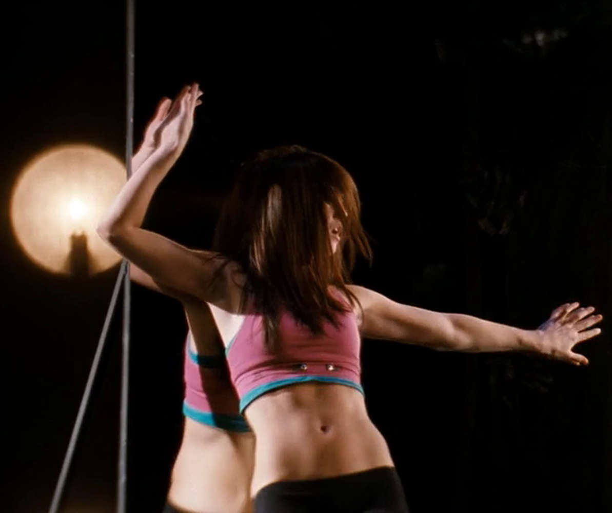 Mary Elizabeth Winstead Abs