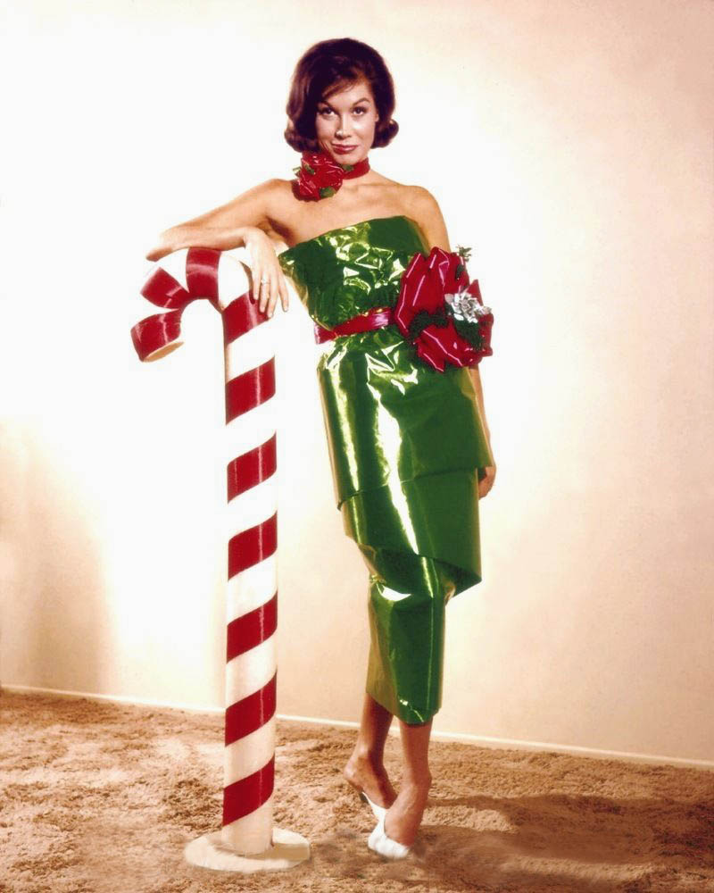 Mary Tyler Moore Wishes You A Very Merry Christmas NSF