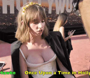 Maya Hawke Cleavage