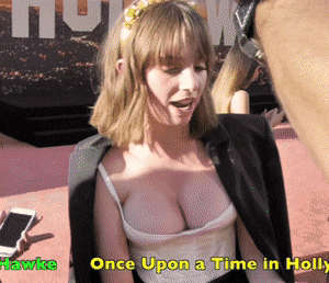 Maya Hawke Cleavage