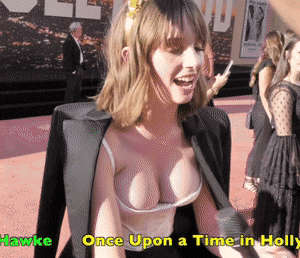 Maya Hawke Cleavage