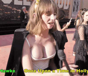 Maya Hawke Cleavage