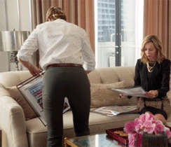 Melissa Benoist In Tight Pants On Supergirl Ass