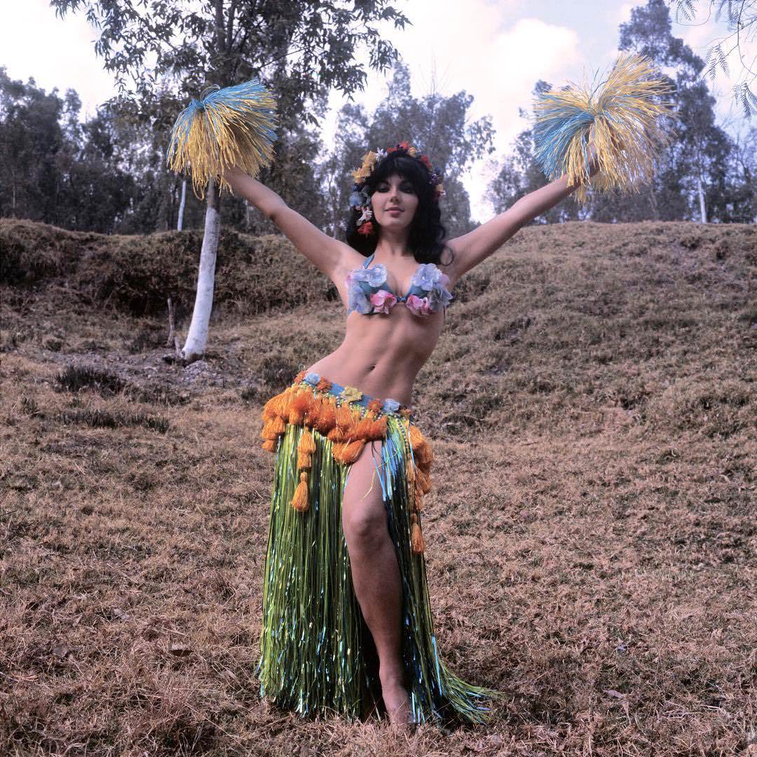 Mexican Showgirl Olga Breeskin Mid 70s NSF