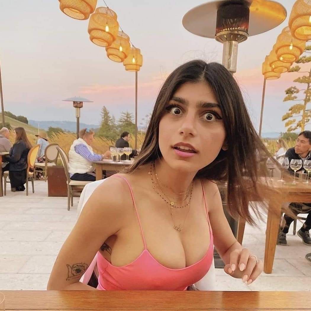 Mia Khalifa Big Tit