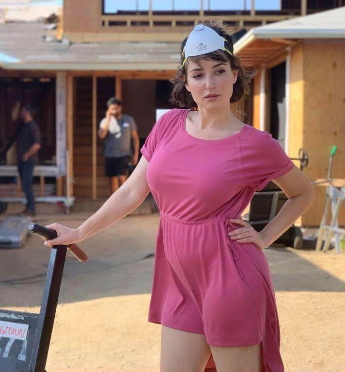 Milana Vayntrub Needs To Be Covered In Thick Cum Such A Perfect Fuckable Body NSFW