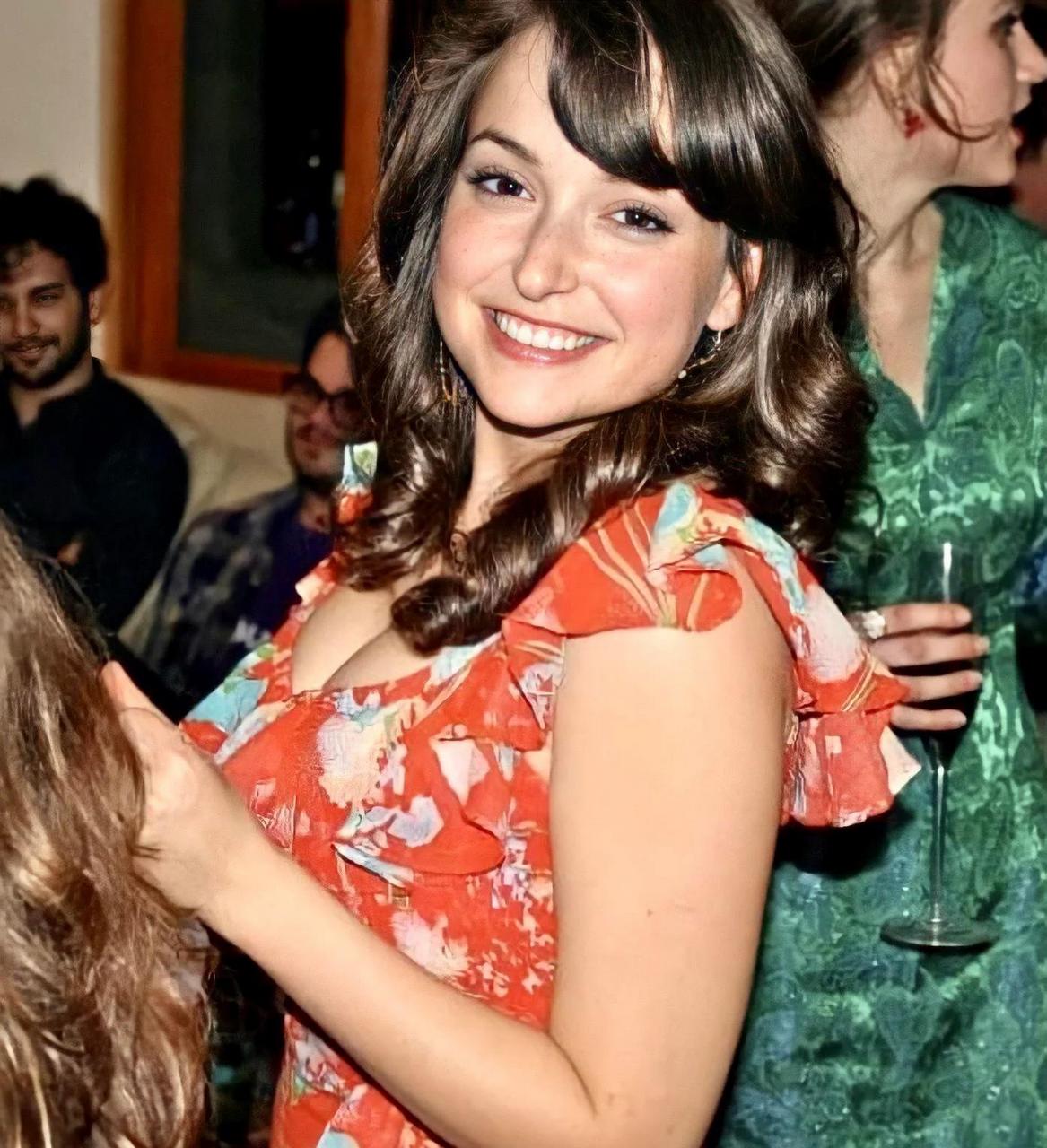 Milana Vayntrub NSFW