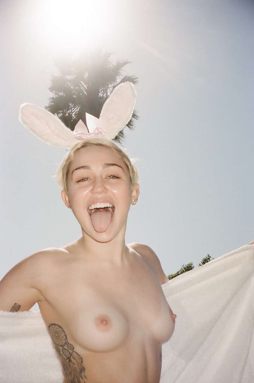 Miley Cyrus New Topless NSFW