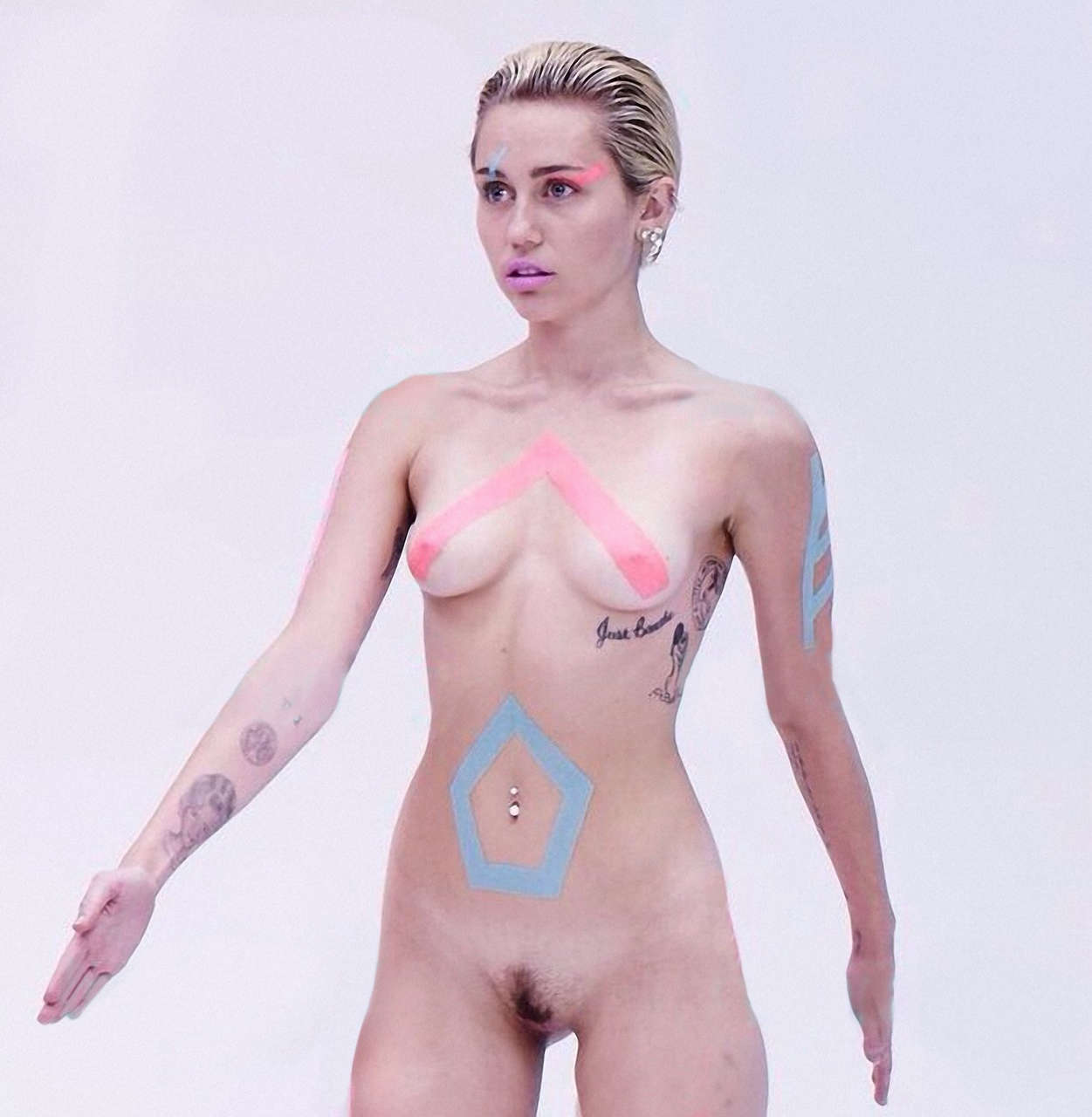 Miley Cyrus NSFW