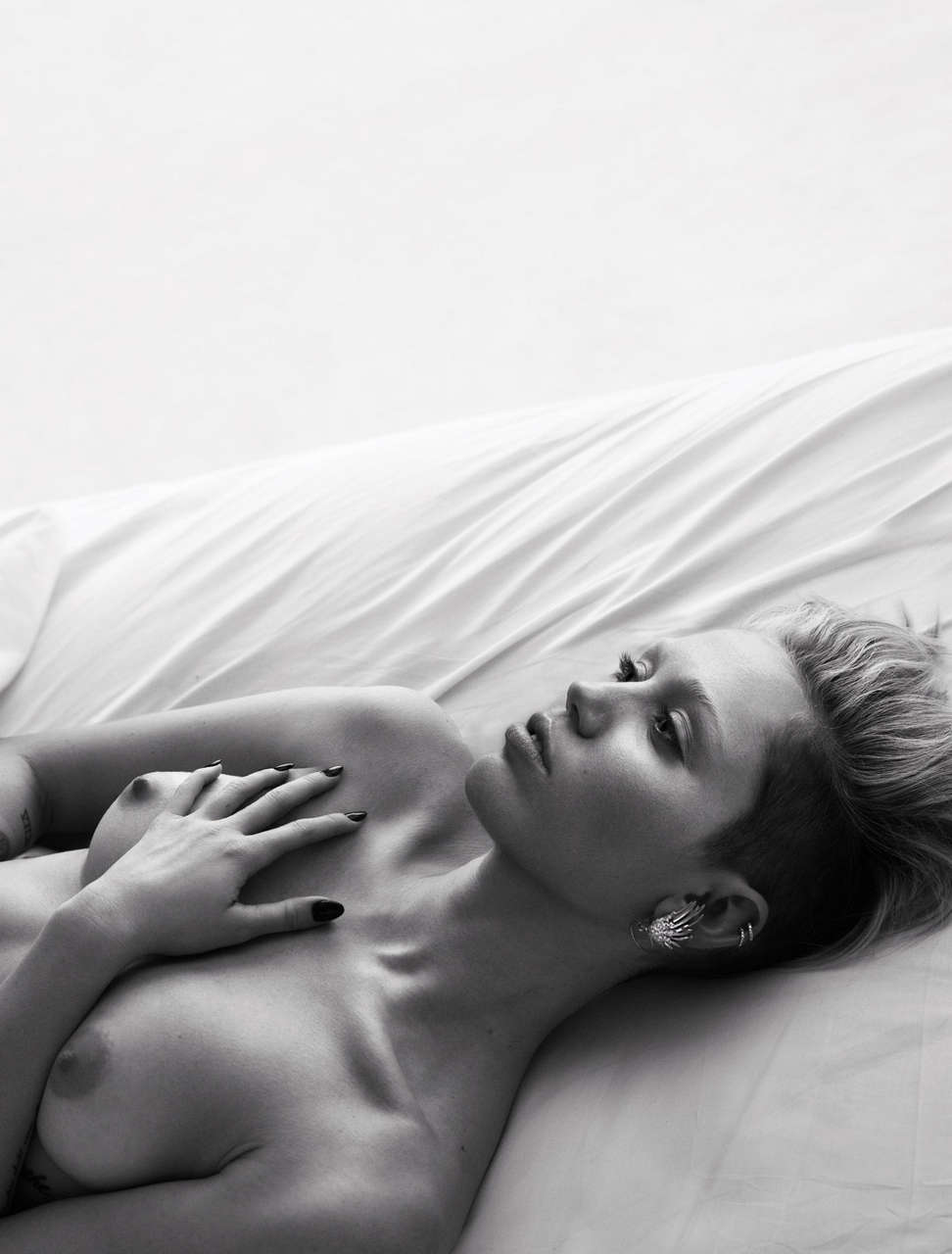 Miley Cyrus NSFW