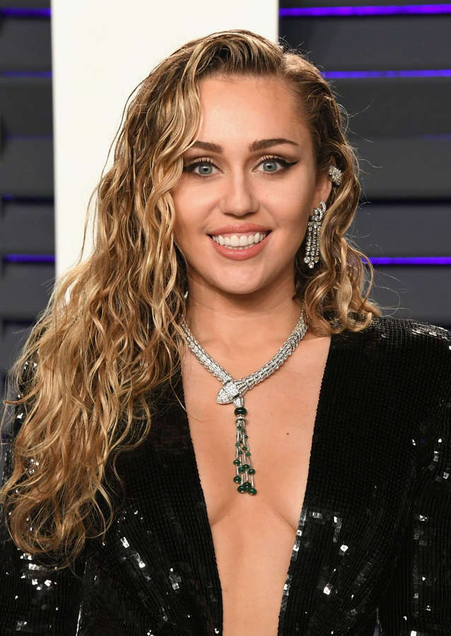 Miley Cyrus NSFW