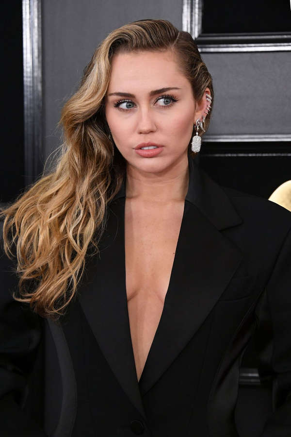 Miley Cyrus NSFW