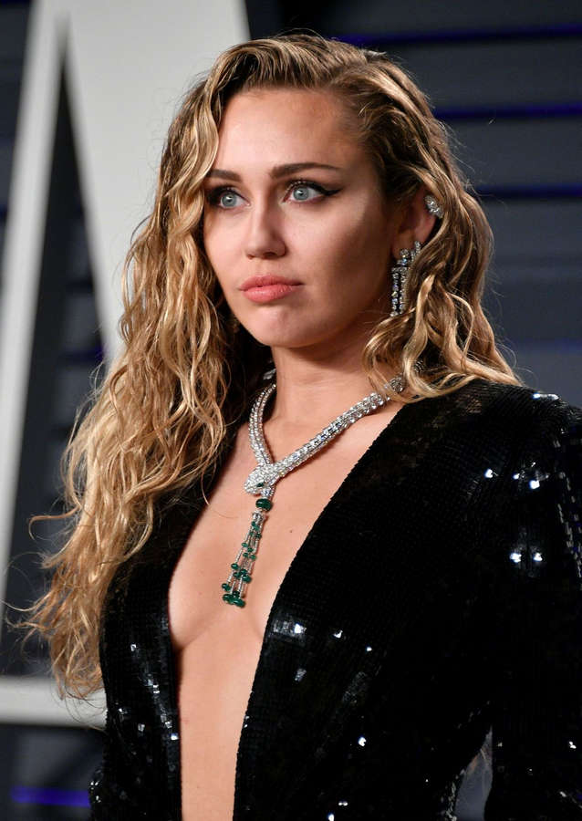 Miley Cyrus NSFW