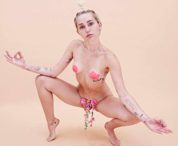 Miley Cyrus Spread Eagle NSFW