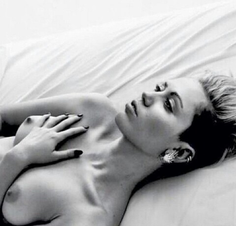 Mileys Newest Instagram Post NSF