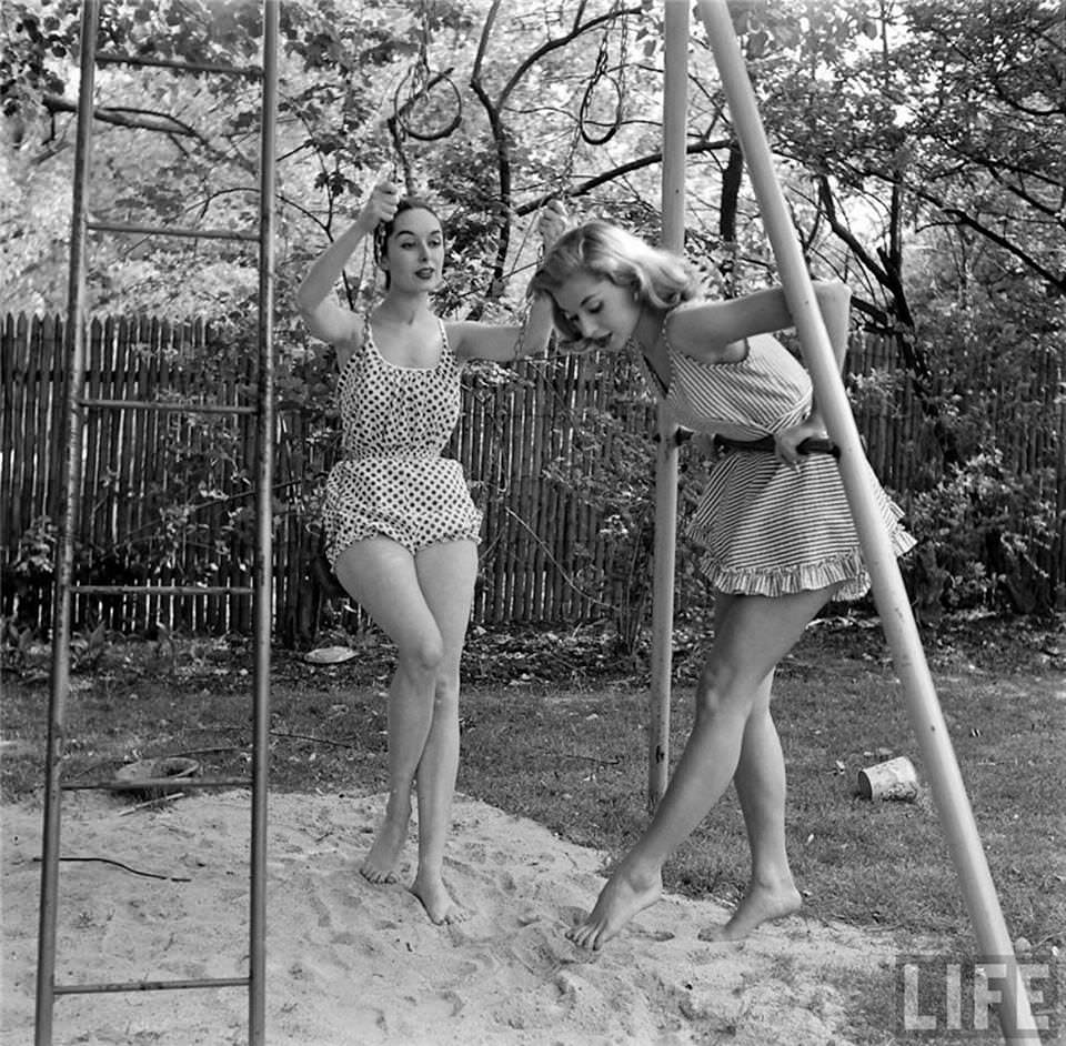Models In Summertime Sleepwear Photographed For Life Magazine By Nina Leen May 1952 NSF