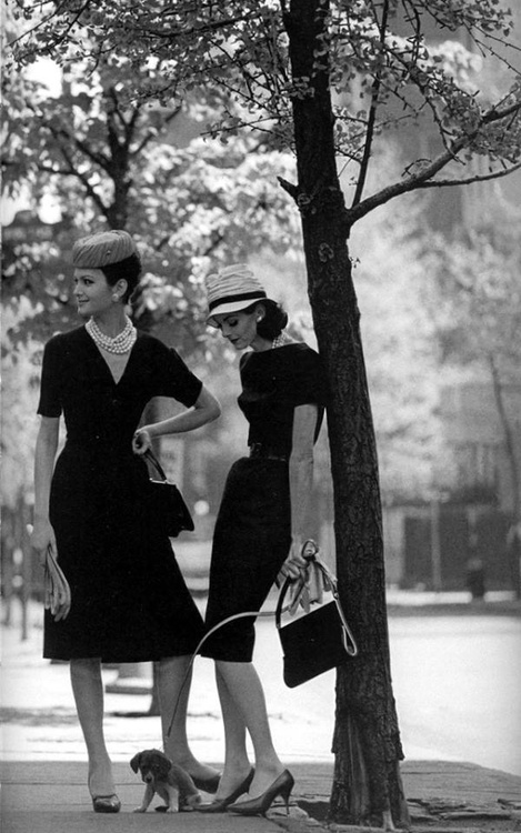 Models Isabella Albonico And Anne St Marie In Gramercy Park New York 1959 NSF