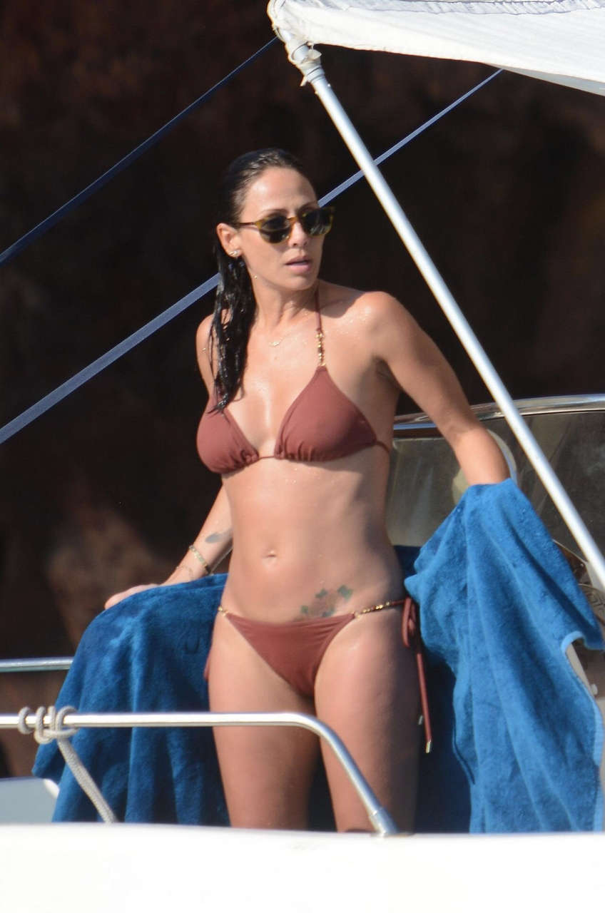 Natalie Imbruglia Bikini NSFW