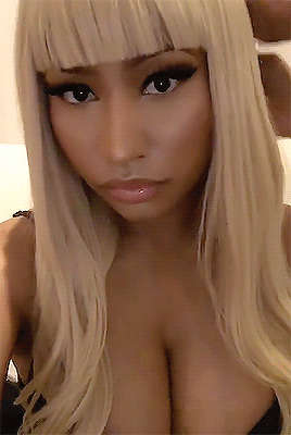 Nicki Minaj Cleavage