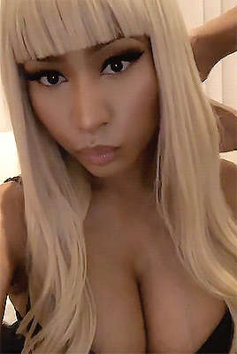 Nicki Minaj Cleavage